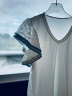 Witte t shirt met een kanten mouwen, Kleding | Dames, Ophalen of Verzenden, Zo goed als nieuw