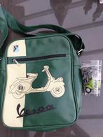 Vespa Piaggio kakigroene schoudertas in kunststof + glas, Particulier, Scooter