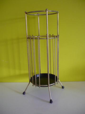Mooie vintage paraplubak / paraplu rek / wandelstok bak beschikbaar voor biedingen