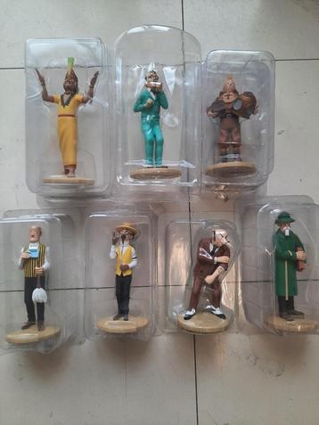 16 figurines Tintin Moulinsart avec passeport