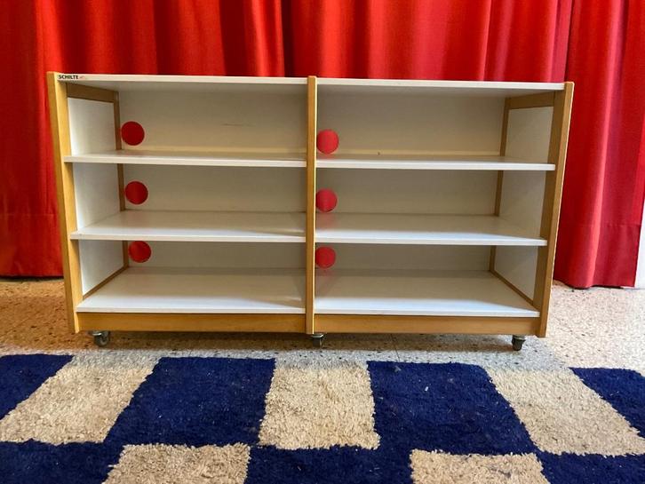 laag rek/kast op wielen Schilte, Huis en Inrichting, Kasten | Overige, Gebruikt, Ophalen