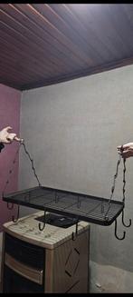 Support de rangement robuste à suspendre., Enlèvement