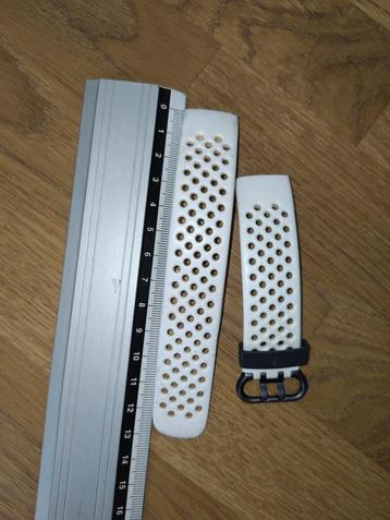 Fitbit Charge 4 bandje Wit beschikbaar voor biedingen