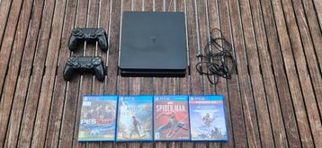 PlayStation 4 Slim 1Tb + 2 Controllers beschikbaar voor biedingen