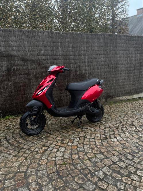 Piaggio zip 2t 70cc h2o, Fietsen en Brommers, Scooters | Piaggio, Zo goed als nieuw, Zip, Ophalen