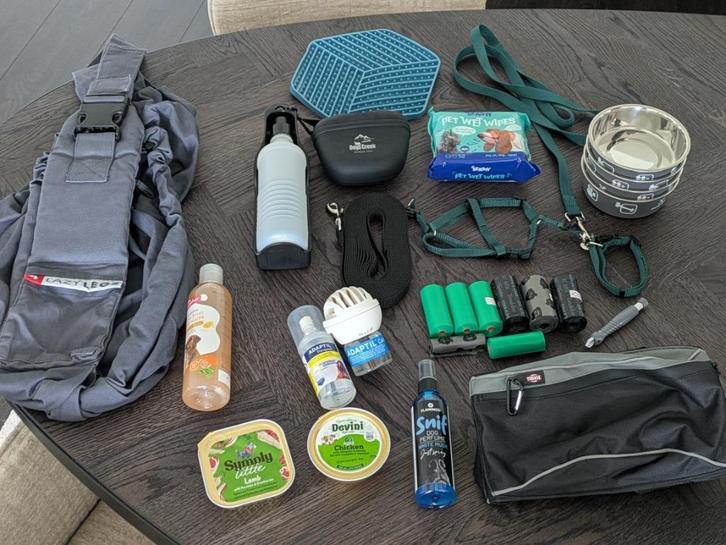 Hondenaccessoires in nieuwstaat, draagzak, eet- en drinkbak, Dieren en Toebehoren, Honden-accessoires, Zo goed als nieuw, Ophalen of Verzenden