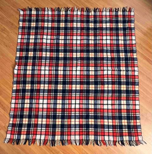 Vintage geruite wollen deken 150/140, Huis en Inrichting, Woonaccessoires | Plaids en Woondekens, Gebruikt, Ophalen of Verzenden