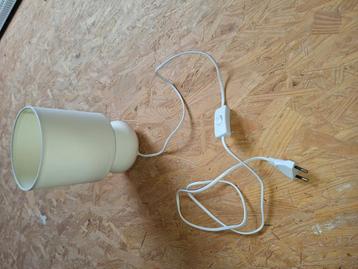 Leuk tafellampje crèmekleurig  beschikbaar voor biedingen