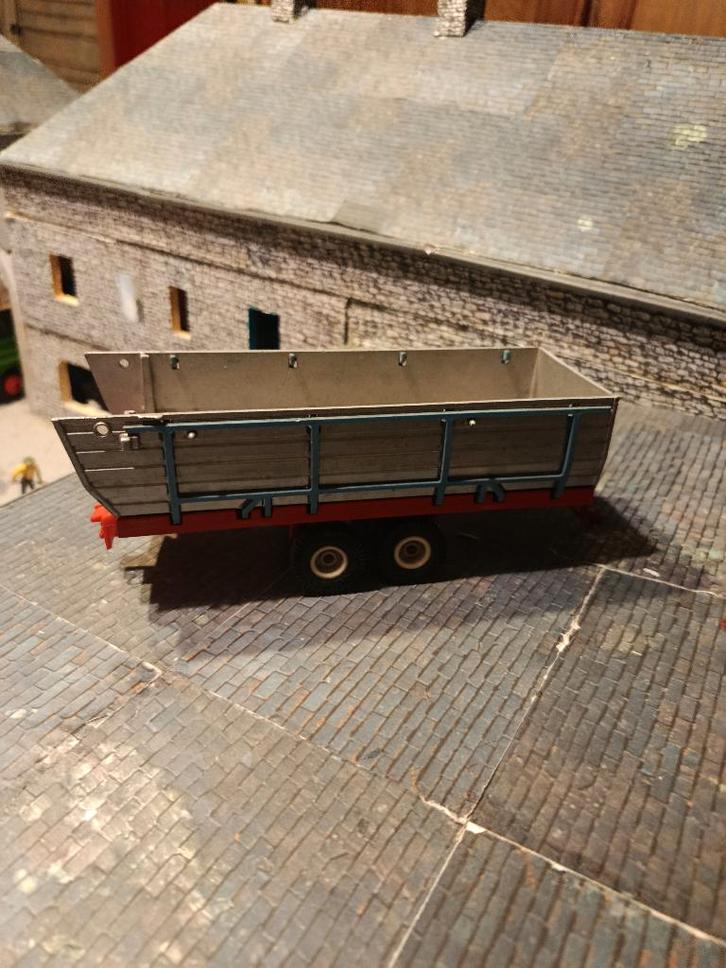 Remorque argentée Siku 2 essieux, Hobby & Loisirs créatifs, Voitures miniatures | 1:32, Utilisé, Tracteur et Agriculture, SIKU