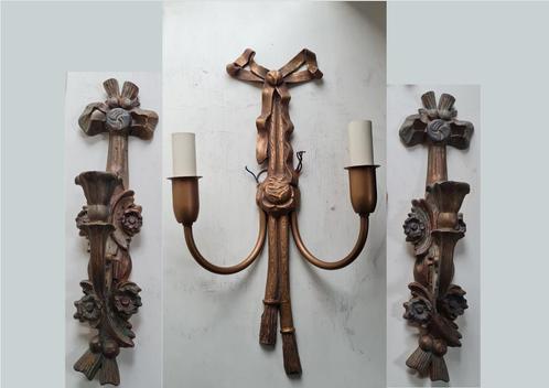 3 stuks Vintage : 2 Louis XVI wanddeco's + 1 wandlamp vergul, Huis en Inrichting, Lampen | Wandlampen, Gebruikt, Kunststof, Metaal
