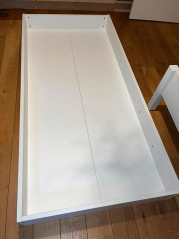 Stevige bedlade op wieltjes voor 1-persoons matras beschikbaar voor biedingen