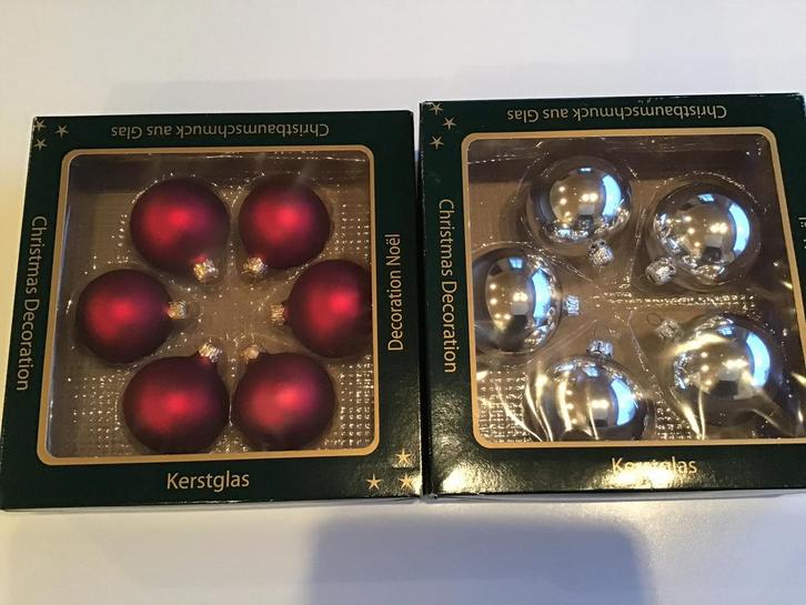 Kerstballen, Handtassen en Accessoires, Broches, Zo goed als nieuw, Overige materialen, Ophalen of Verzenden