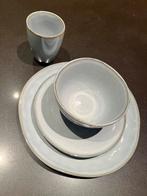Servies 8 personen grijs/blauw set, Huis en Inrichting, Keuken | Servies, Ophalen, Zo goed als nieuw, Keramiek, Bord(en)