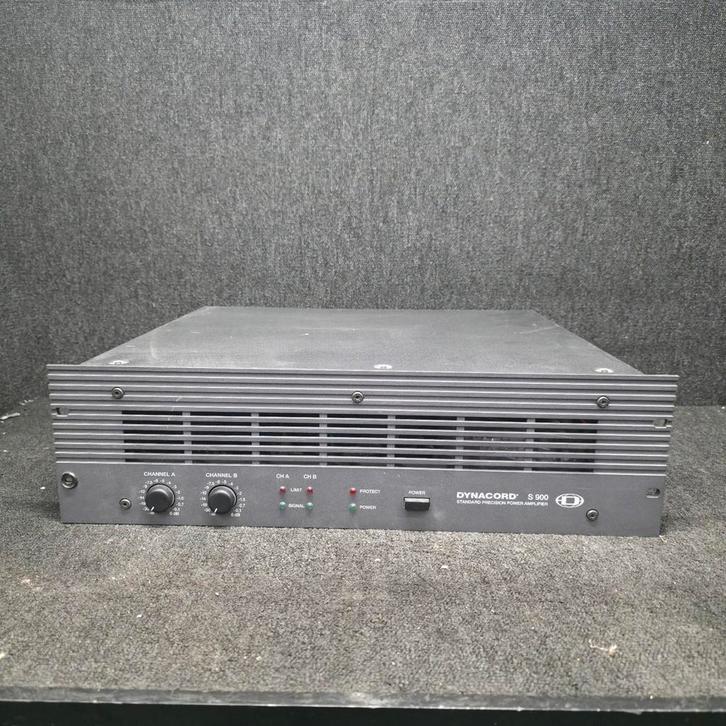 DYNACORD S900  versterker   2 x 450  WATT, Audio, Tv en Foto, Luidsprekerboxen, Zo goed als nieuw, Ophalen of Verzenden