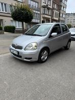 Toyota yaris 1.3 benzine airco blauwe lijn 0485905657, Auto's, Toyota, Voorwielaandrijving, Stof, 4 cilinders, Bedrijf