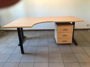 Table de bureau avec bloc tirroirs