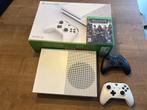 XBOX ONE S, Games en Spelcomputers, Xbox One, Met 2 controllers, Ophalen of Verzenden, Zo goed als nieuw