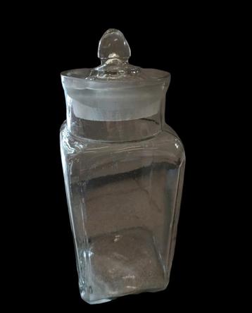 grote glazen snoeppot beschikbaar voor biedingen