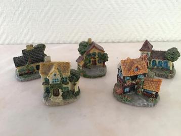 5 miniatuur huisjes
