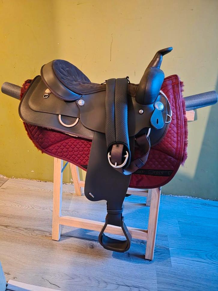 Wintec SQ 16 inch Te koop, Dieren en Toebehoren, Paarden en Pony's | Zadels, Ophalen