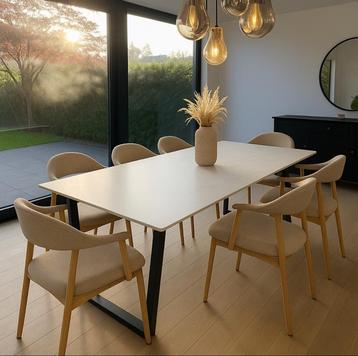 Nieuw - keramische tafel met stalen onderstel beschikbaar voor biedingen