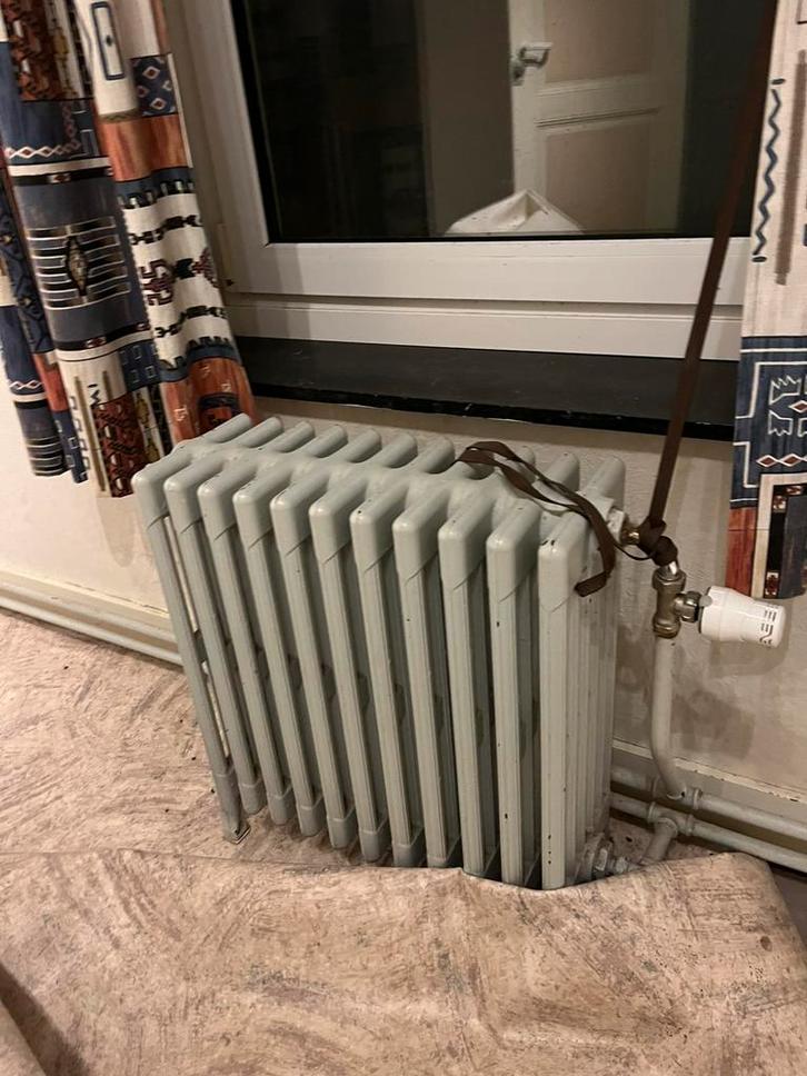 7 radiateurs en fonte, Antiek en Kunst, Antiek | Overige Antiek, Ophalen of Verzenden