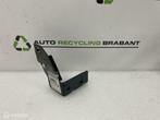 Steun Voorscherm Links Renault Clio 4 NIEUW 641815839R, Gebruikt, Renault, Ophalen of Verzenden, Renault
