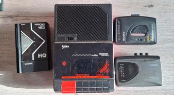 Walkmans en cassettespeler beschikbaar voor biedingen