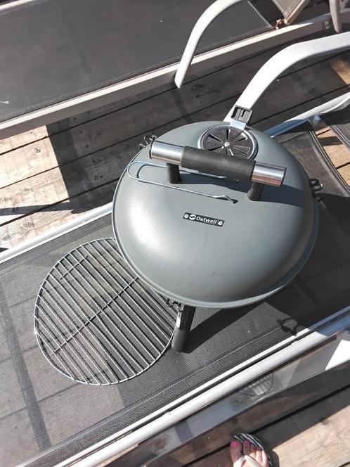 Houtskoolbarbecue Oswell .et toebehoren, Tuin en Terras, Houtskoolbarbecues, Zo goed als nieuw, Ophalen of Verzenden