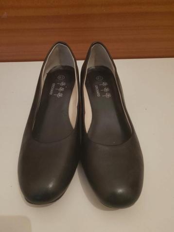 Orchard zwarte leren pumps beschikbaar voor biedingen