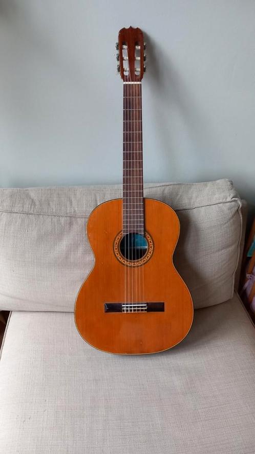 Aria klassieke gitaar (gemaakt in Japan), Muziek en Instrumenten, Snaarinstrumenten | Gitaren | Akoestisch, Gebruikt, Ophalen
