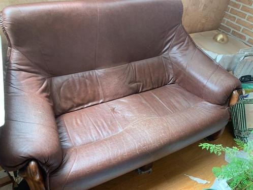 bruine kunstleren sofa / divan / zetel - gratis, te geven, Huis en Inrichting, Zetels | Zetels en Chaises Longues, Gebruikt, Tweepersoons