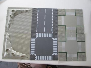 Lego ; 6 grondplaten 2 met krater,2 donker en 2 lichte grij beschikbaar voor biedingen