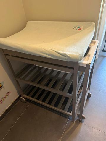 Table à langer avec baignoire, Autres marques, Enlèvement, Utilisé, Standard
