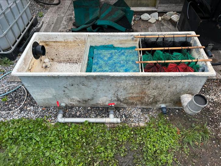 Grote filterbak gevuld en diverse pompen en uvc, Tuin en Terras, Vijver-toebehoren, Zo goed als nieuw, Vijverfilter, Ophalen