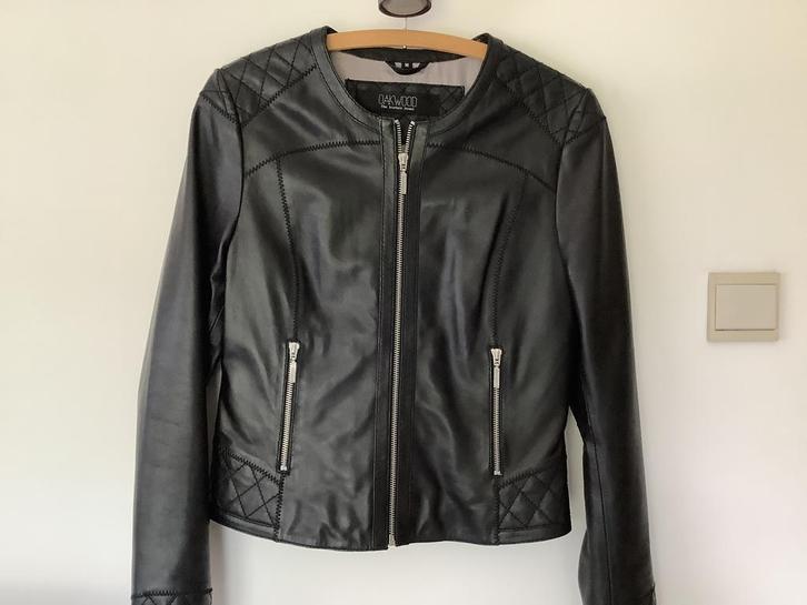 MOOI JASJE IN ZACHT SCHAPENLEER ZWARTE KLEUR, Kleding | Dames, Jasjes, Kostuums en Pakken, Zo goed als nieuw, Jasje, Maat 38/40 (M)