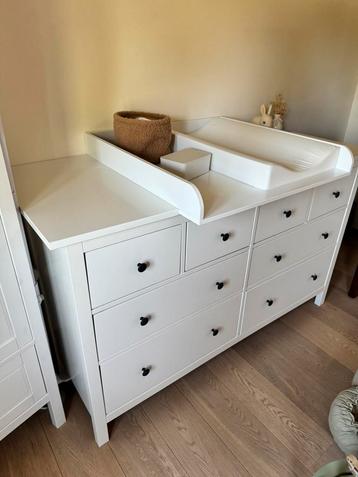 Commode hemnes + table a langer, Enlèvement, Comme neuf, Commode
