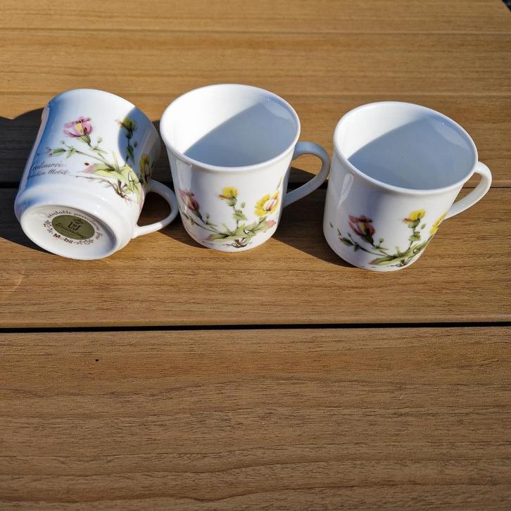 3 tasses MOBIL collection, Huis en Inrichting, Keuken | Servies, Gebruikt, Kop(pen) en/of Schotel(s), Overige stijlen, Porselein