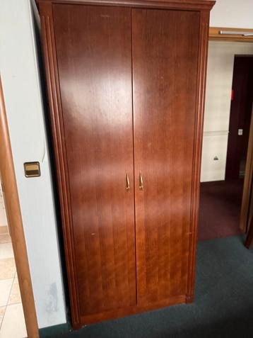 Garde-robe véritable bois ancien  beschikbaar voor biedingen