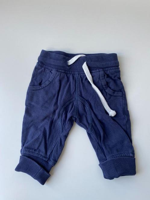 hema 62, Kinderen en Baby's, Babykleding | Maat 62, Zo goed als nieuw, Jongetje, Broekje, Ophalen of Verzenden