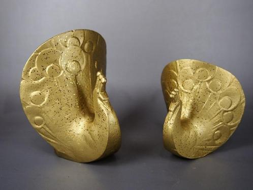 Okimono - Cuivre - paon élégant - Japon - Période Shōwa (192, Antiquités & Art, Antiquités | Céramique & Poterie, Enlèvement ou Envoi