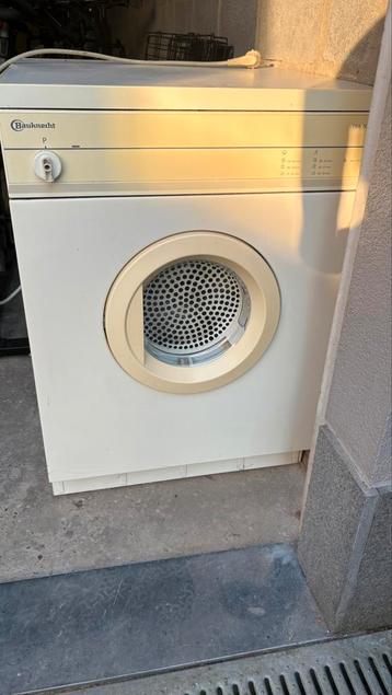 Gratis Droogkast Bauknecht beschikbaar voor biedingen