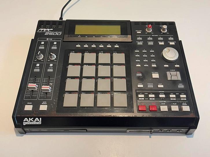 AKAI MPC 2500 drumcomputer/sampler, Muziek en Instrumenten, Drumcomputers, Ophalen
