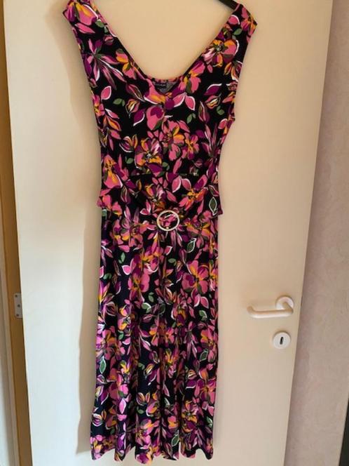 NIEUW! GEDESSINEERDE MIDI JURK maat 42/44, Kleding | Dames, Jurken, Nieuw, Maat 42/44 (L), Overige kleuren, Onder de knie, Ophalen of Verzenden