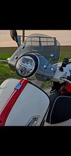 Vespa 300 gts hpe racing sixties, Scooter, 300 cc, Particulier, 12 t/m 35 kW