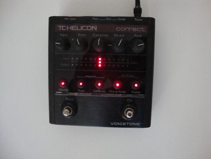 TC-Helicon Voice Tone Correct-pedaal, Muziek en Instrumenten, Effecten, Zo goed als nieuw, Ophalen of Verzenden