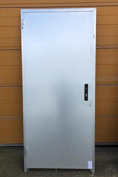 stalen werfdeur kelderdeur achterdeur, Doe-het-zelf en Bouw, Deuren en Vliegenramen, Kunststof, Metaal, Ophalen