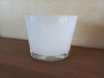 Vaas in melkglas speciale vorm, Minder dan 50 cm, Glas, Ophalen of Verzenden, Wit