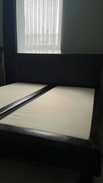 Lit double haut de gamme en cuir véritable, Vastiau godeau, Comme neuf, Brun, Enlèvement, 180 cm