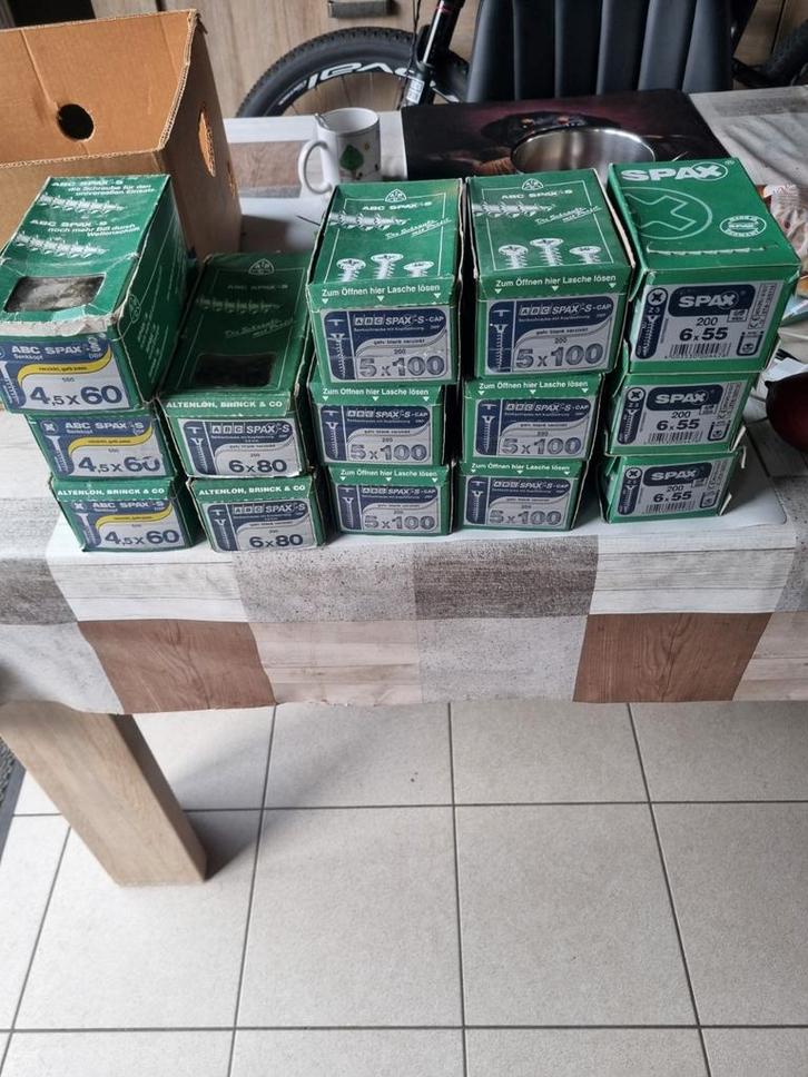 Lot vijzen spax ook appart, Doe-het-zelf en Bouw, IJzerwaren en Bevestigingsmiddelen, Ophalen